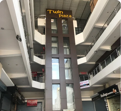 Twin Plaza, Telipara