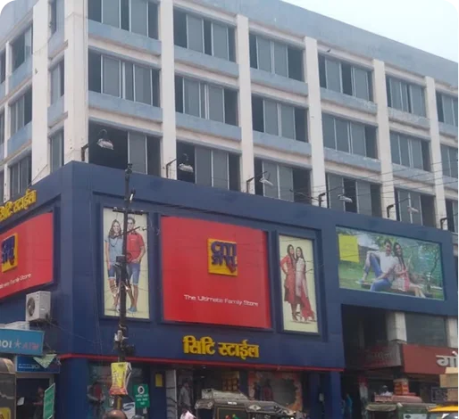 City Plaza, Bank More